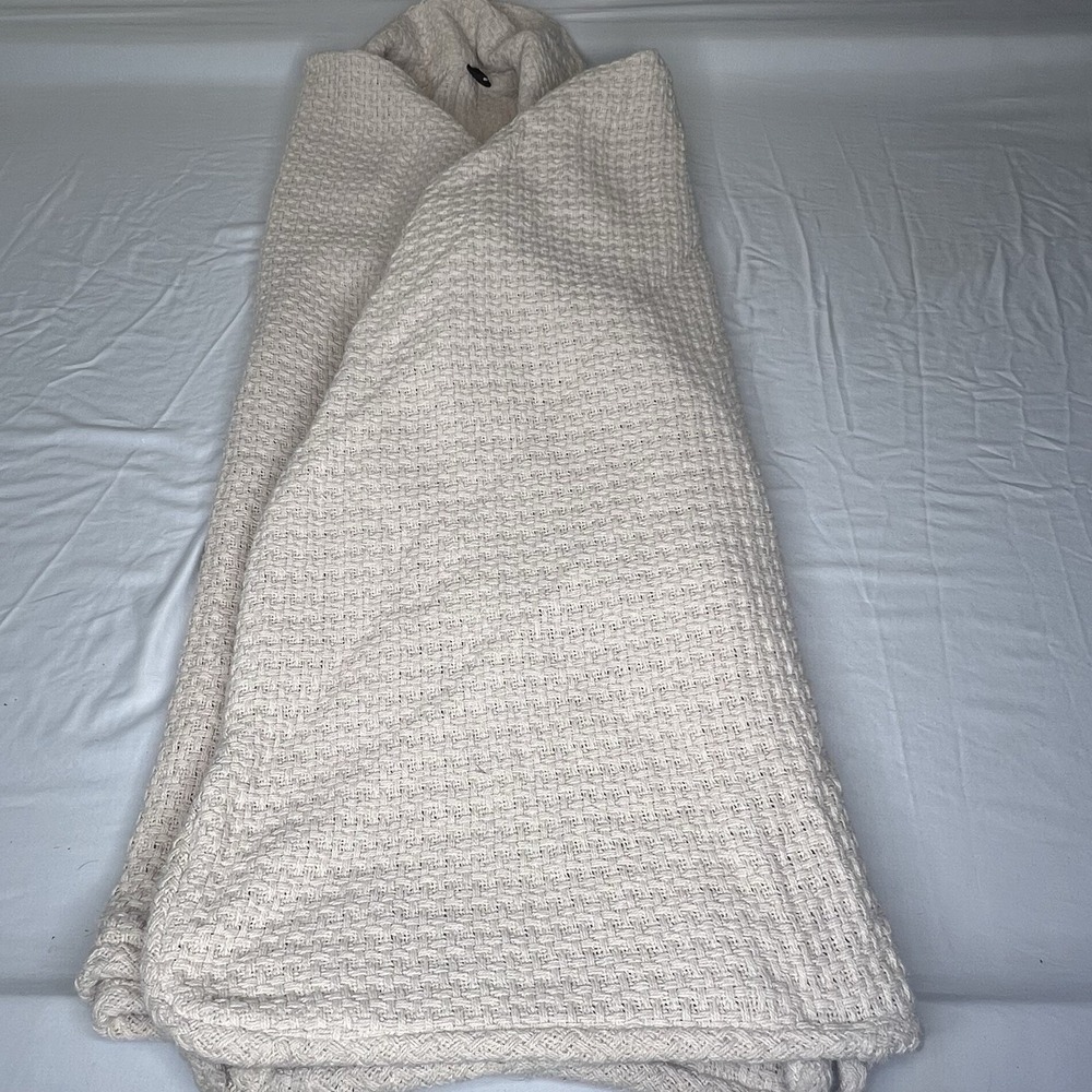 SAACHI Beige Woven Basket Weave Shawl Wrap for Women, Textured Scarf Shawl/Wrap - Picture 2 of 5